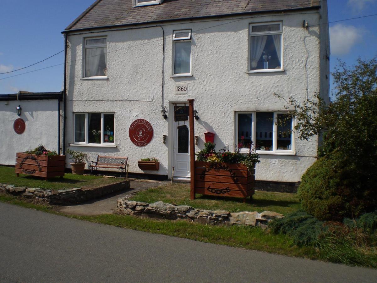 Sportsmans Lodge Bed And Breakfast Amlwch Exteriör bild